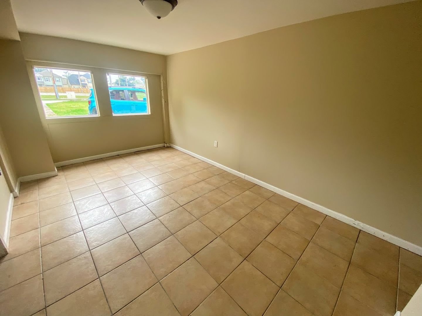 2 bedroom/1 bathroom apartment for rent in Downtown Lake Charles, LA – photo 2