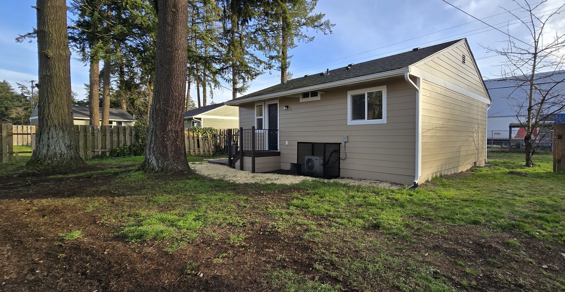 COMPLETLY REMODLED HOME AVAILABLE NOW! – photo 4
