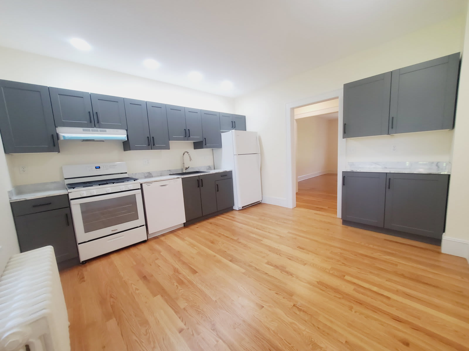 33 Holcomb Avenue – photo 1