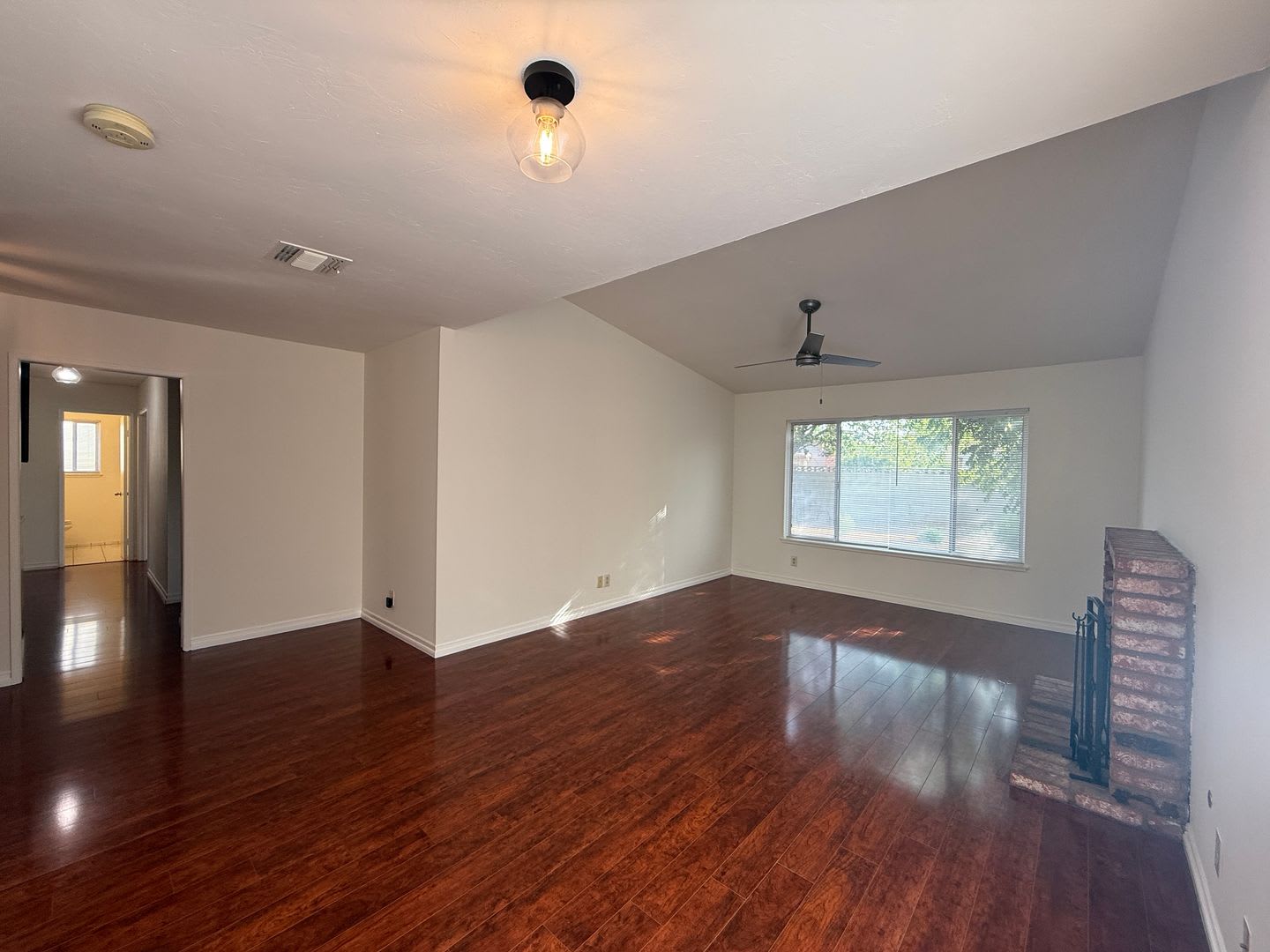West Lancaster 4 Bedroom 2 Bathroom – photo 3