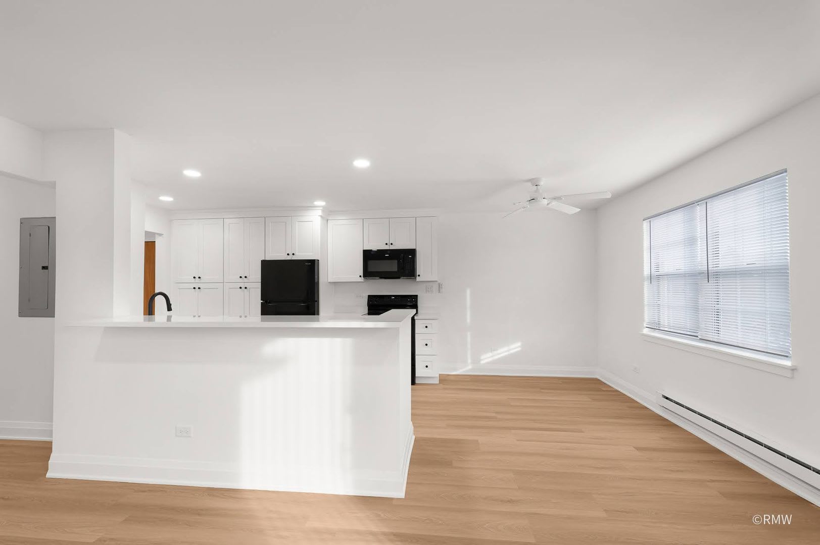 220-248 S. Rush Street – photo 4