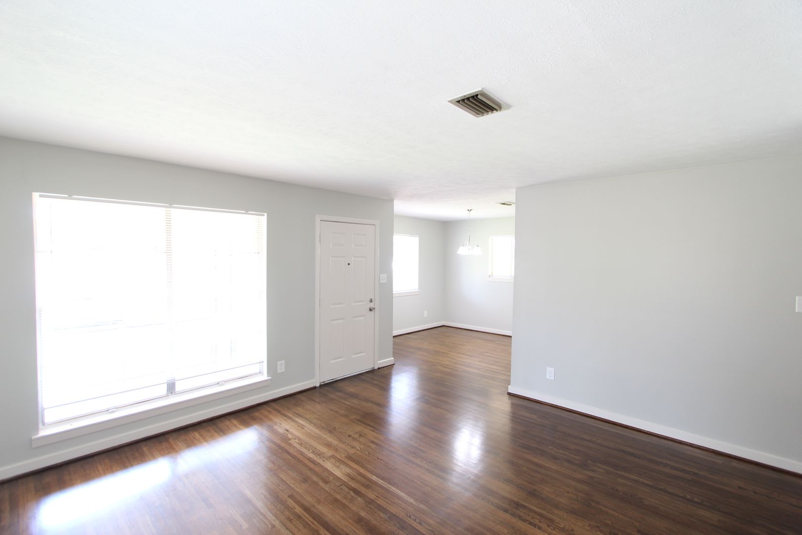 4BR 2BA New On The Market! Cute! Cute! Cute! Better Hurry To See This One!! – photo 3