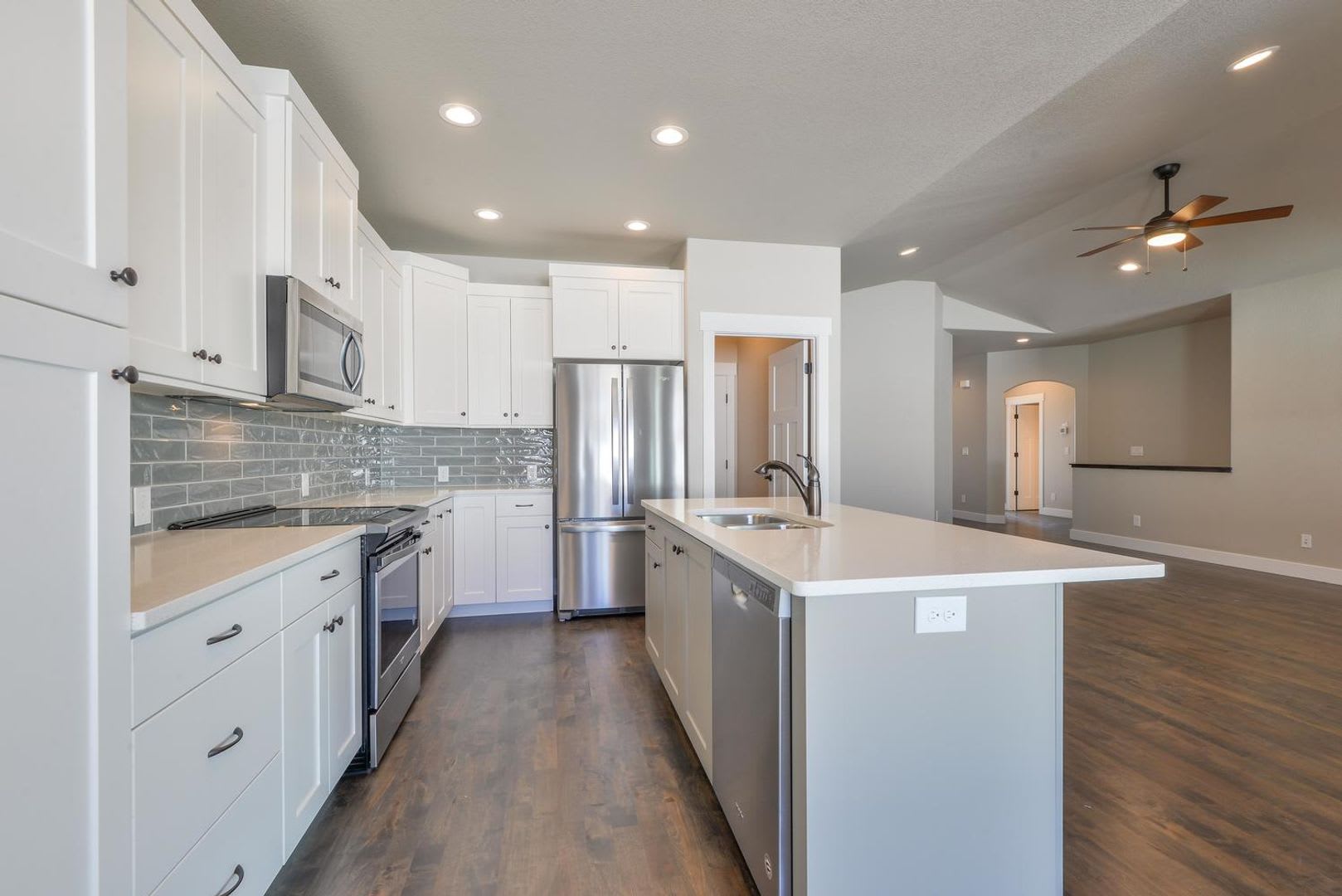 Beautiful 3 Bedroom, 2.5 Bath Ranch in Berthoud! – photo 4