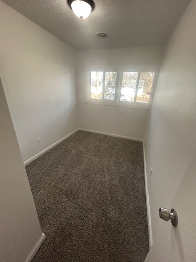 HALF OFF Security Deposit – Move-In Special! Section 8 Welcome! – photo 4