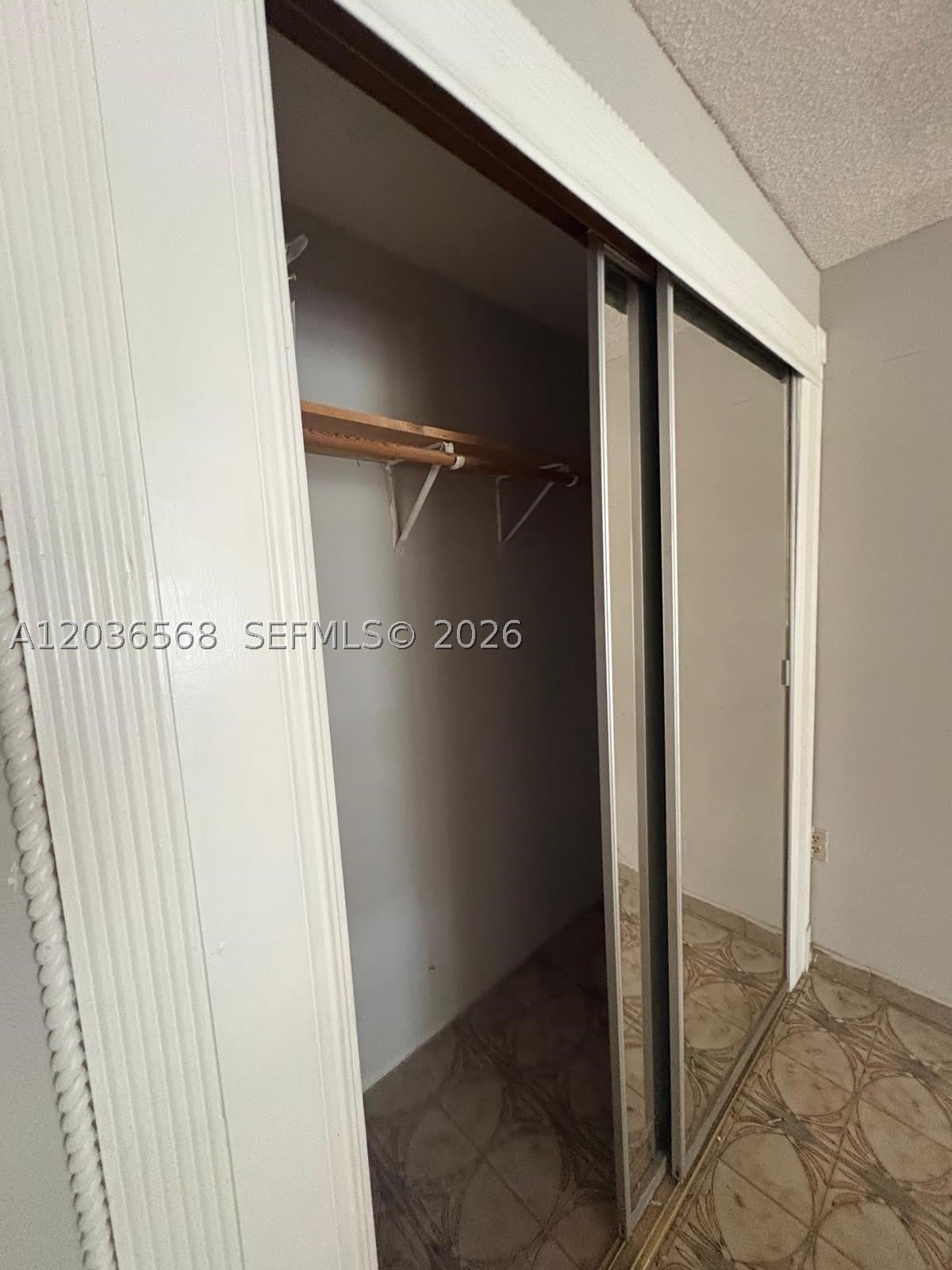 610 NE 4th Pl – photo 4