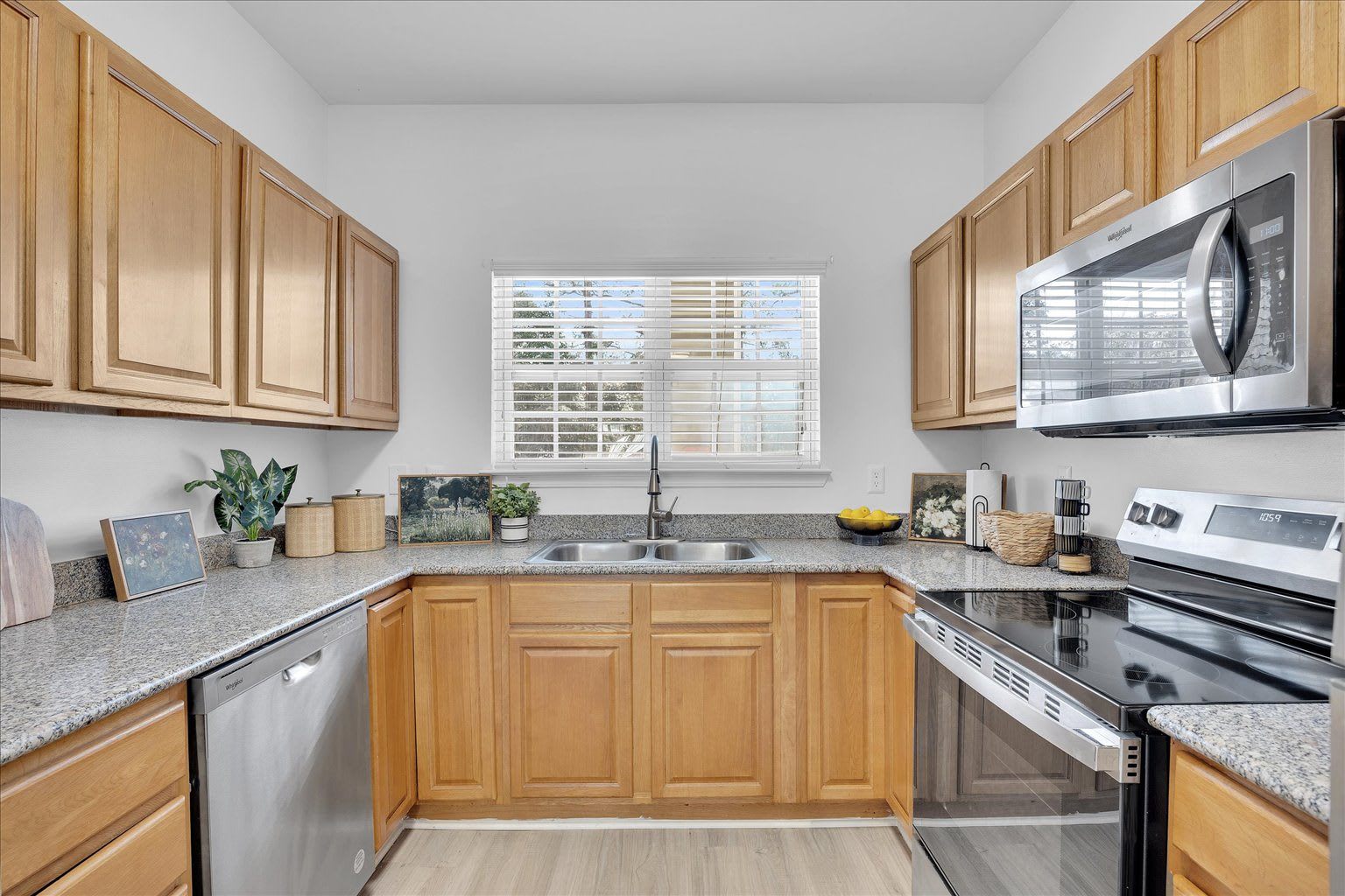 Flats at Leland – photo 1