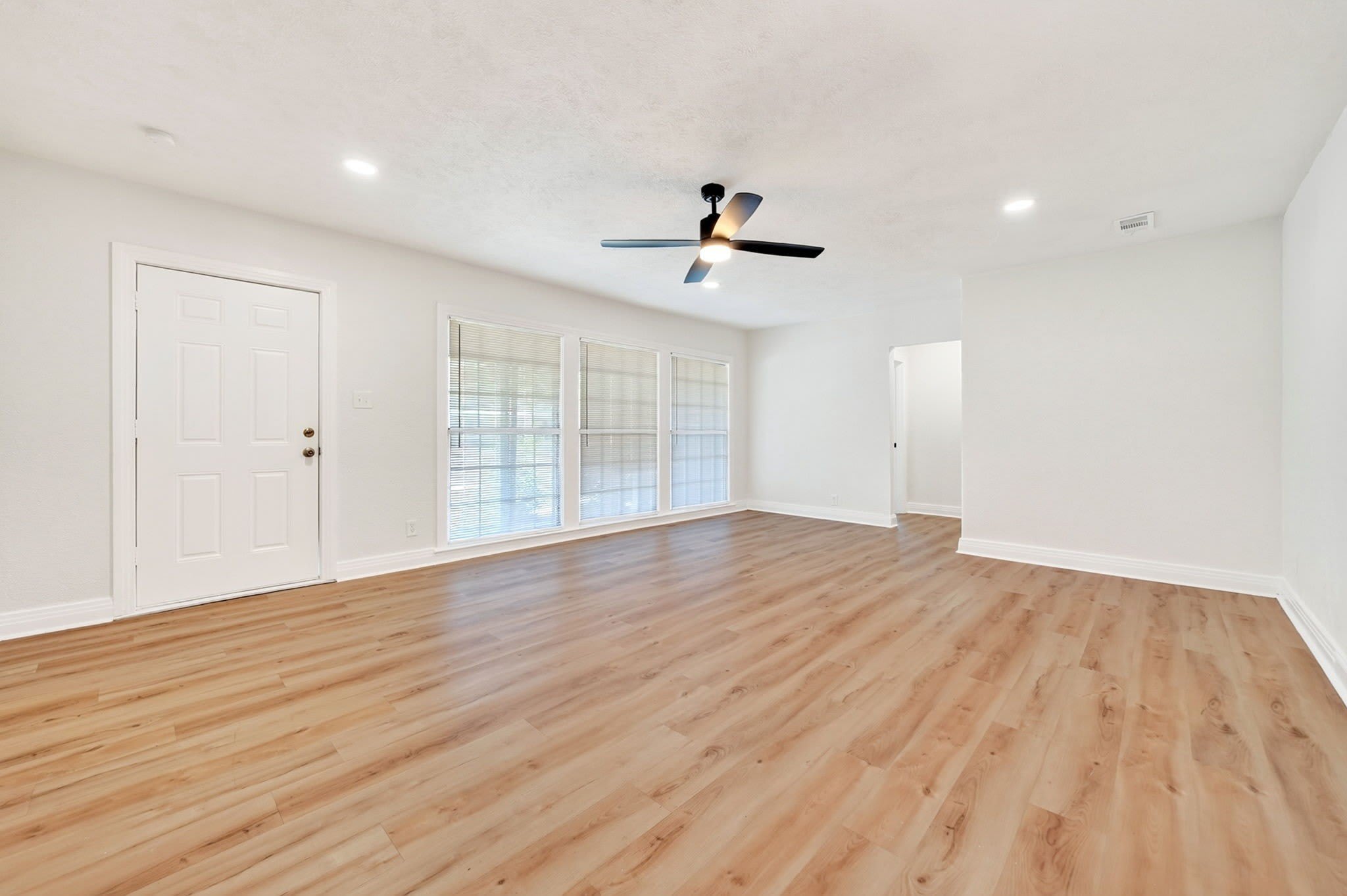 4603 Lee Street – photo 5