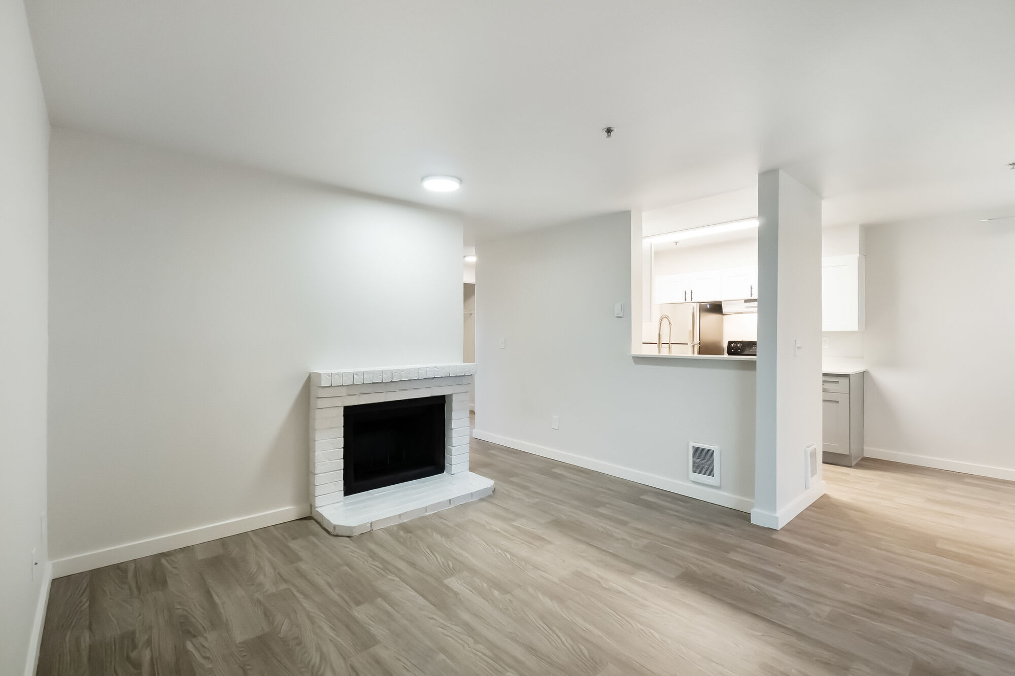 Spinnaker Apartments – photo 5
