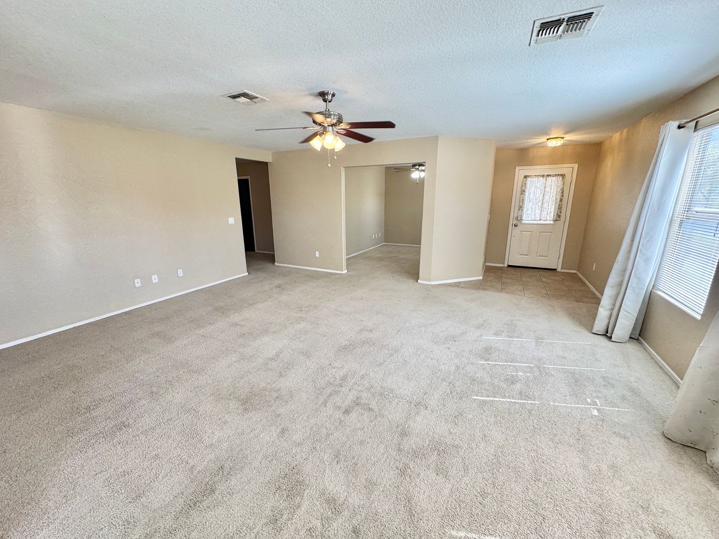 Nice 3 Bedroom + Den/Office Single Level Home! – photo 3