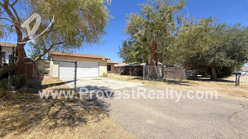 16352 Vine St – photo 3