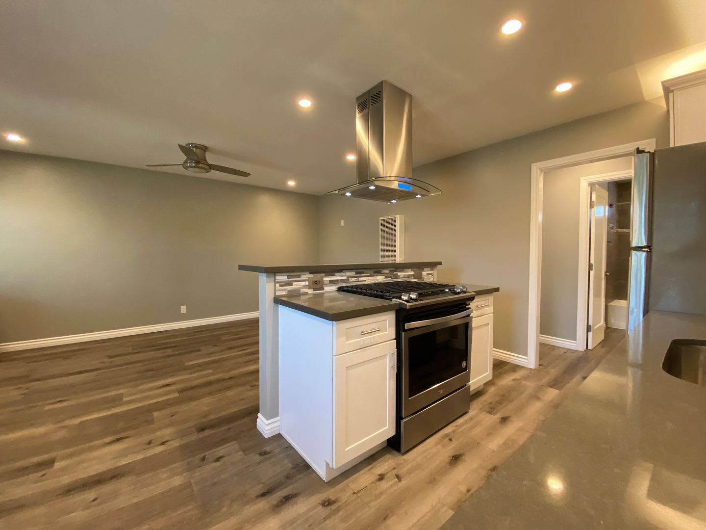 421 S. Myers – photo 3