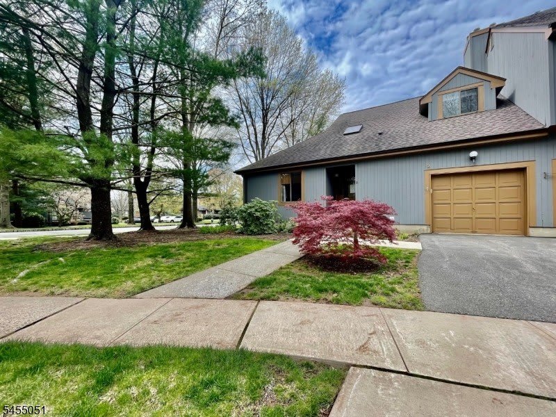 2 Hawthorne Pl – photo 1