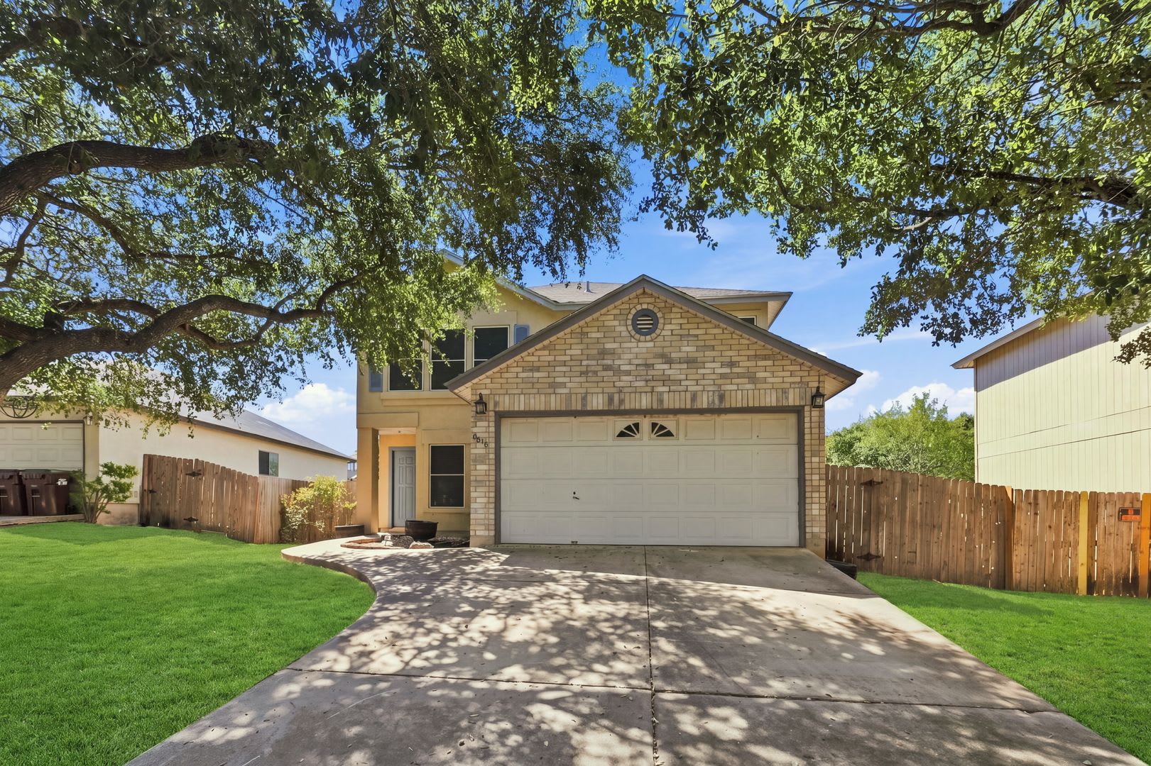 Spacious Home with Deck & Pergola in Convenient Location – photo 2