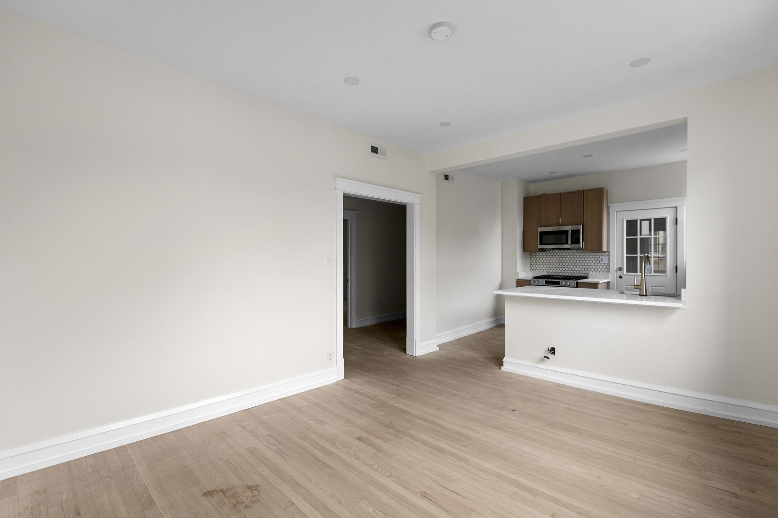 4638 North Hamilton Avenue – photo 5