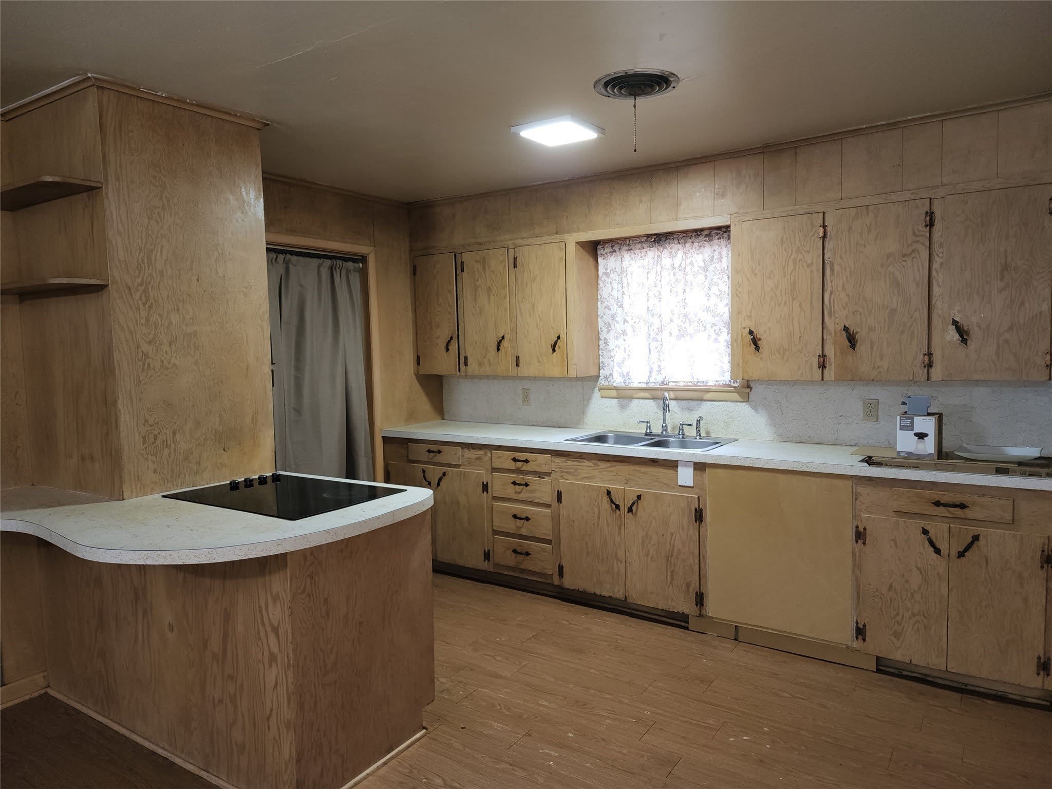 925 E N 13th Street – photo 3