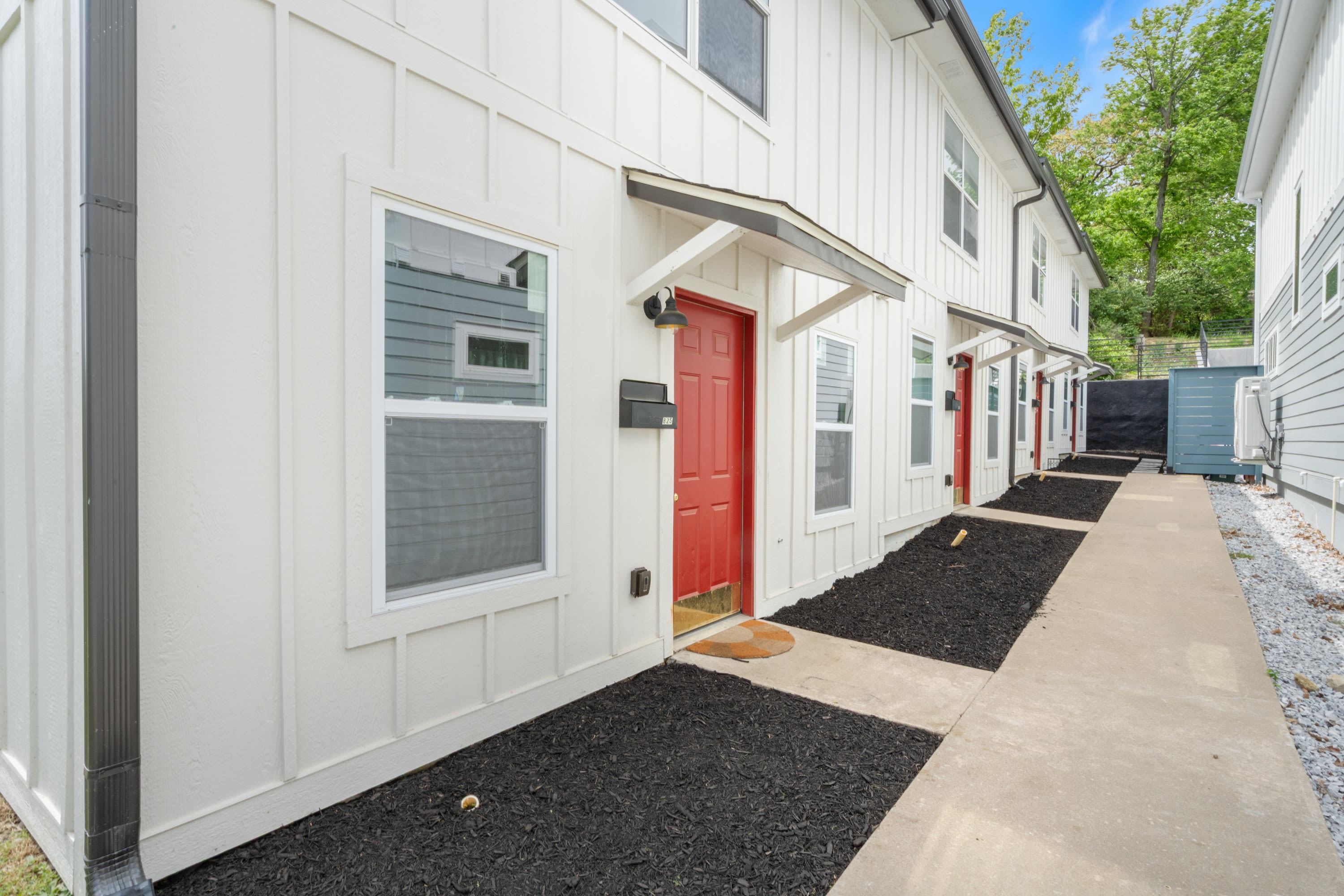 829 Oakland Avenue 1 – photo 2