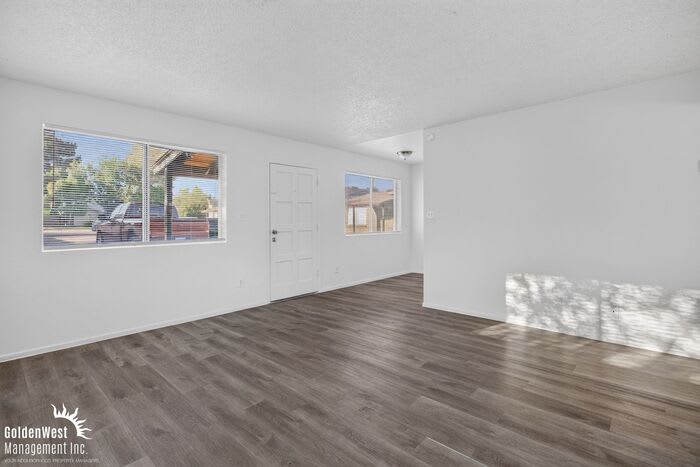 2209 West Belmont Avenue – photo 5
