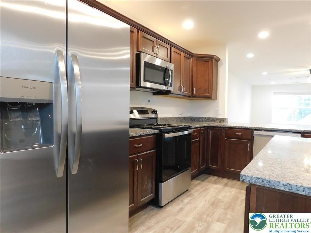 1549 Burkhardt Street – photo 3