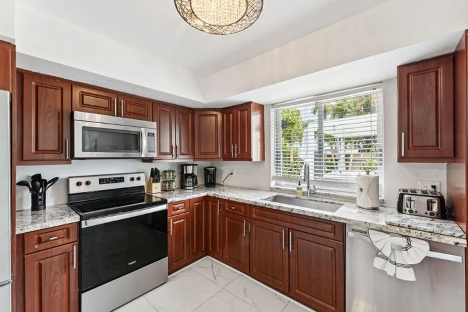 1243 Garfield Street Hollywood Fl 33019 3123 – photo 2
