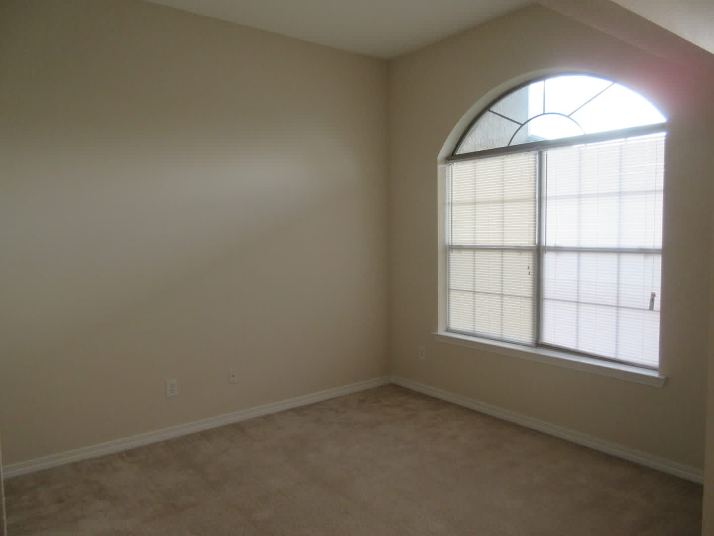 Beautiful 4BR/2BA home in North Central Pensacola. – photo 2