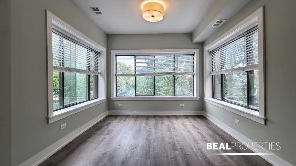 1136 Maple Ave – photo 2