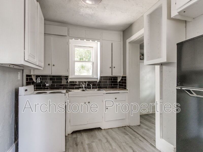 4407 North Military Avenue – photo 4