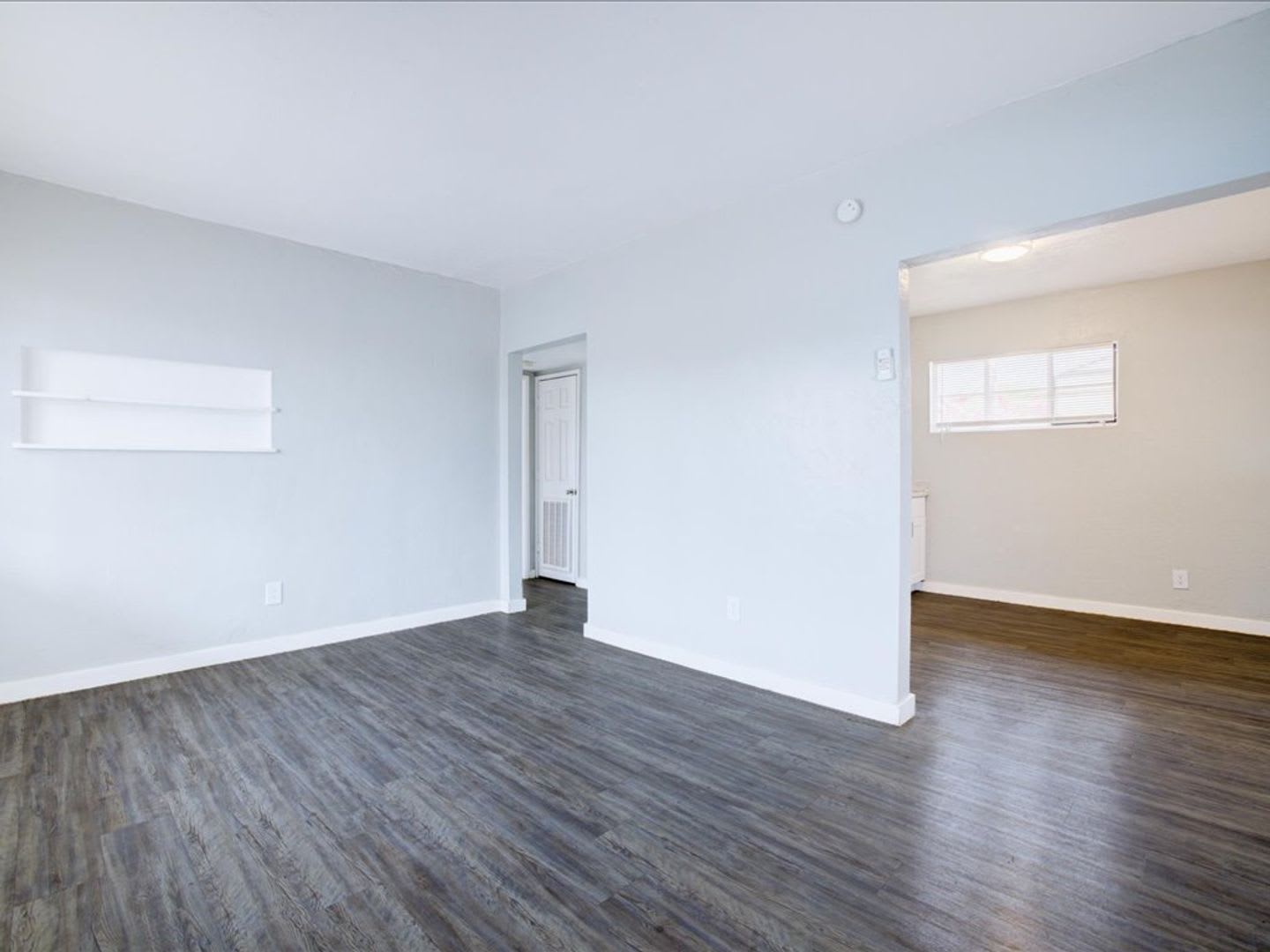 Cozy & Modern 2-Bedroom Home – photo 4