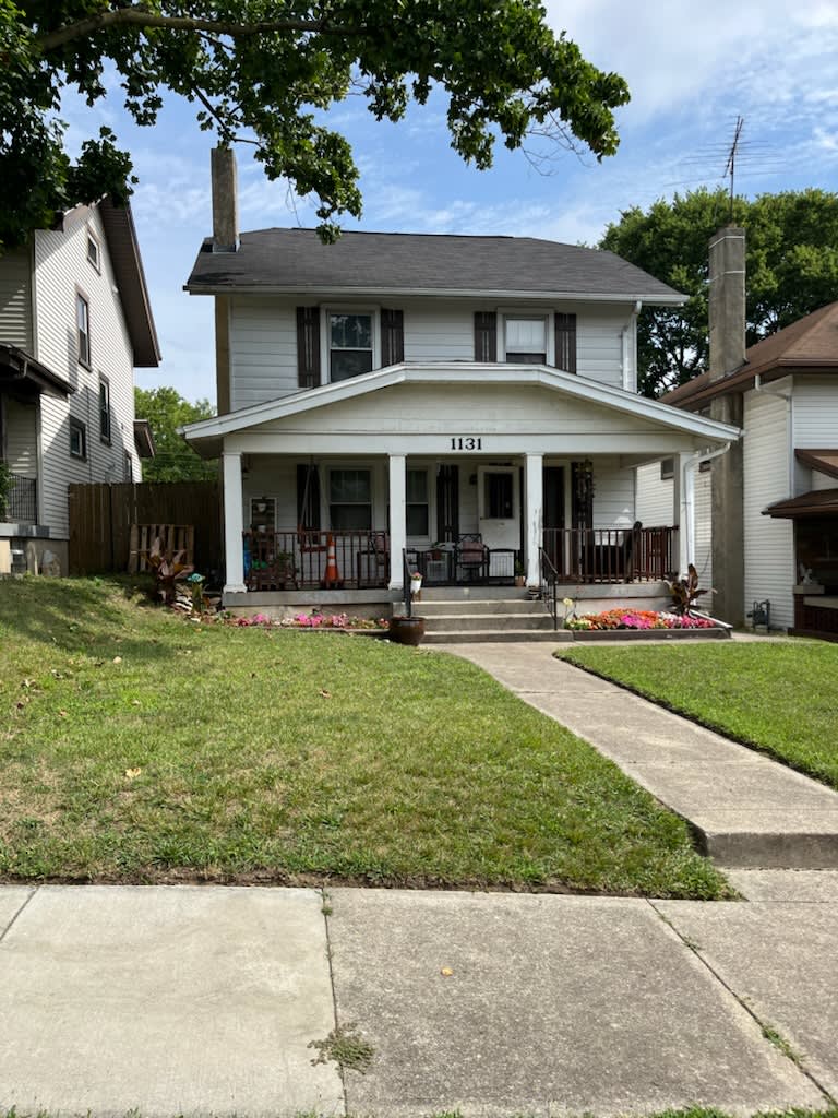 1131 Beaumont Avenue – photo 1