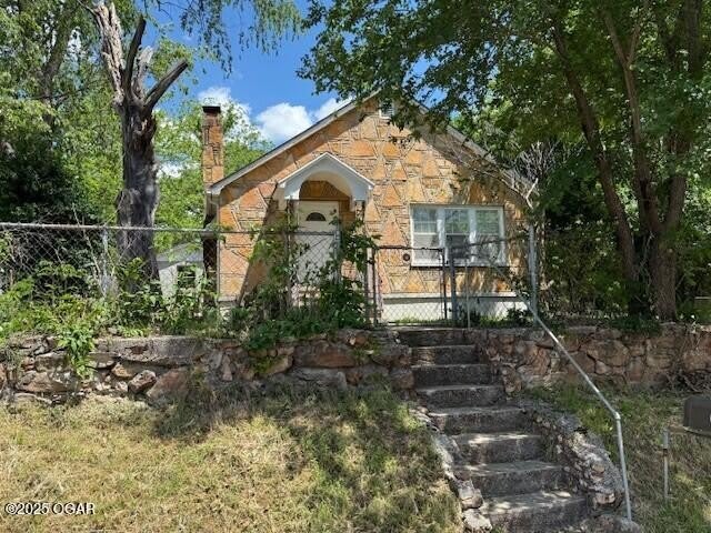 2631 E Vandalia Street – photo 1