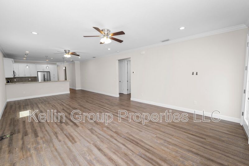 3725 57TH AVE N – photo 3