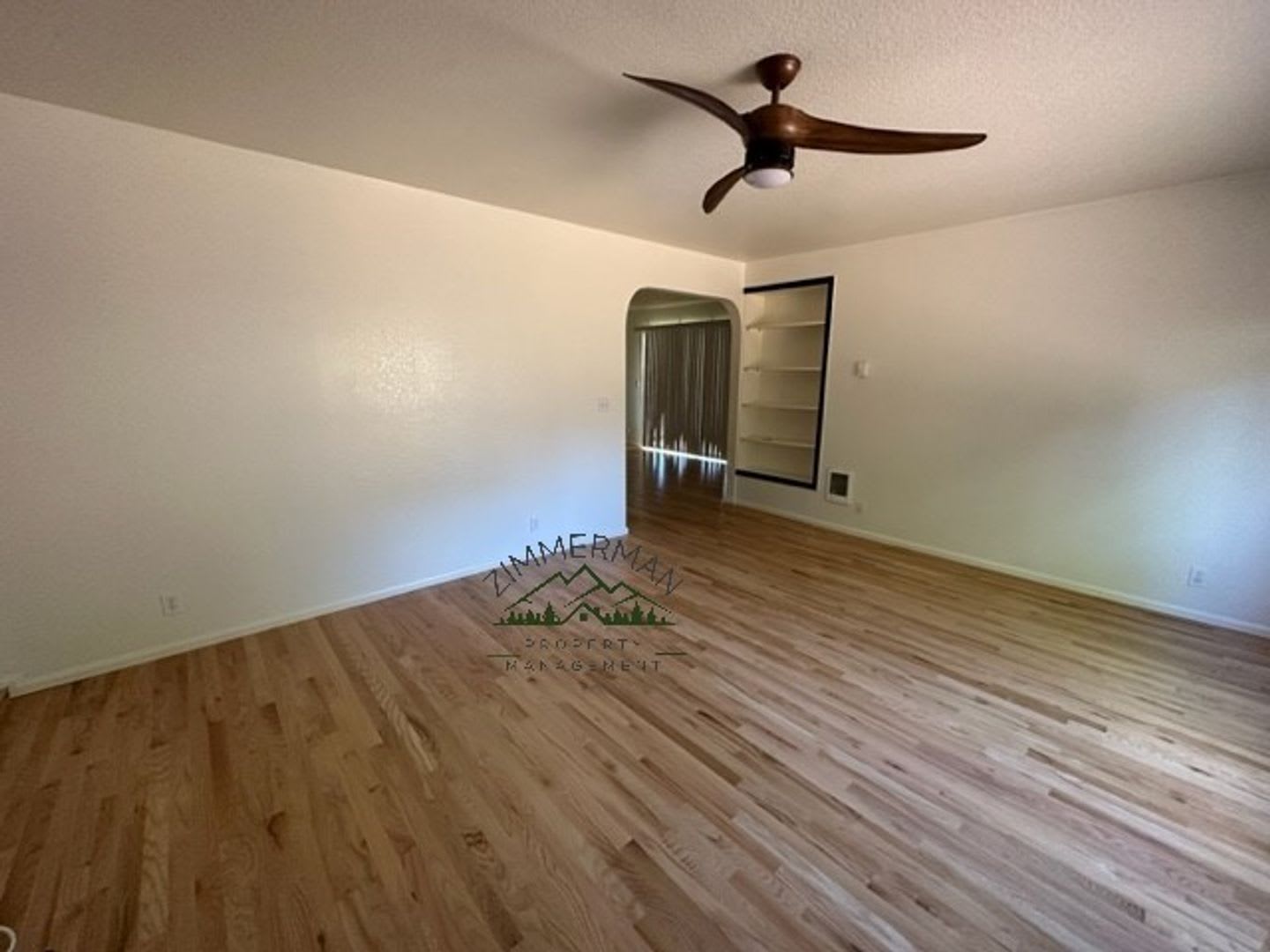 Beautiful 3 Bedroom 1 Bathroom Home! – photo 3