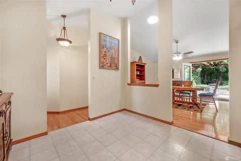 20429 81St Drive Northeast – photo 2