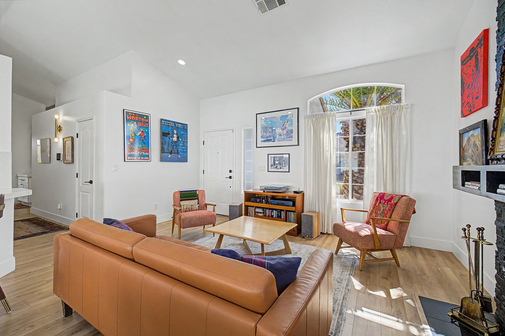 Gorgeous remodeled single story home in Henderson with 3 car garage! – photo 5
