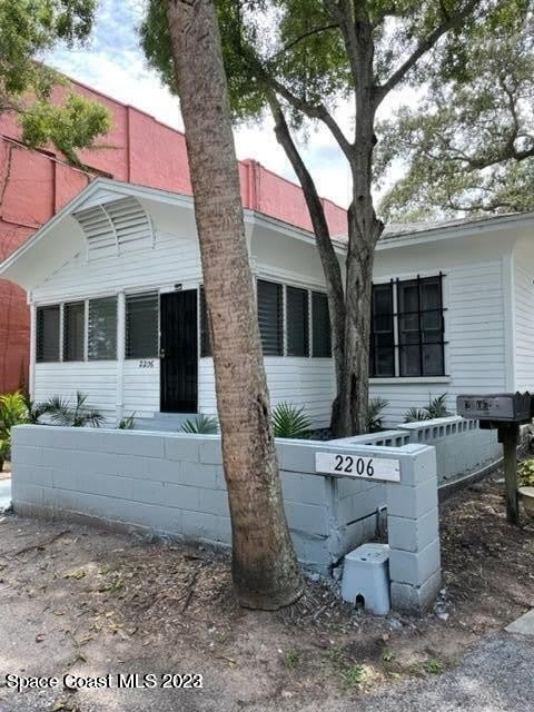 2206 Irwin Street – photo 1