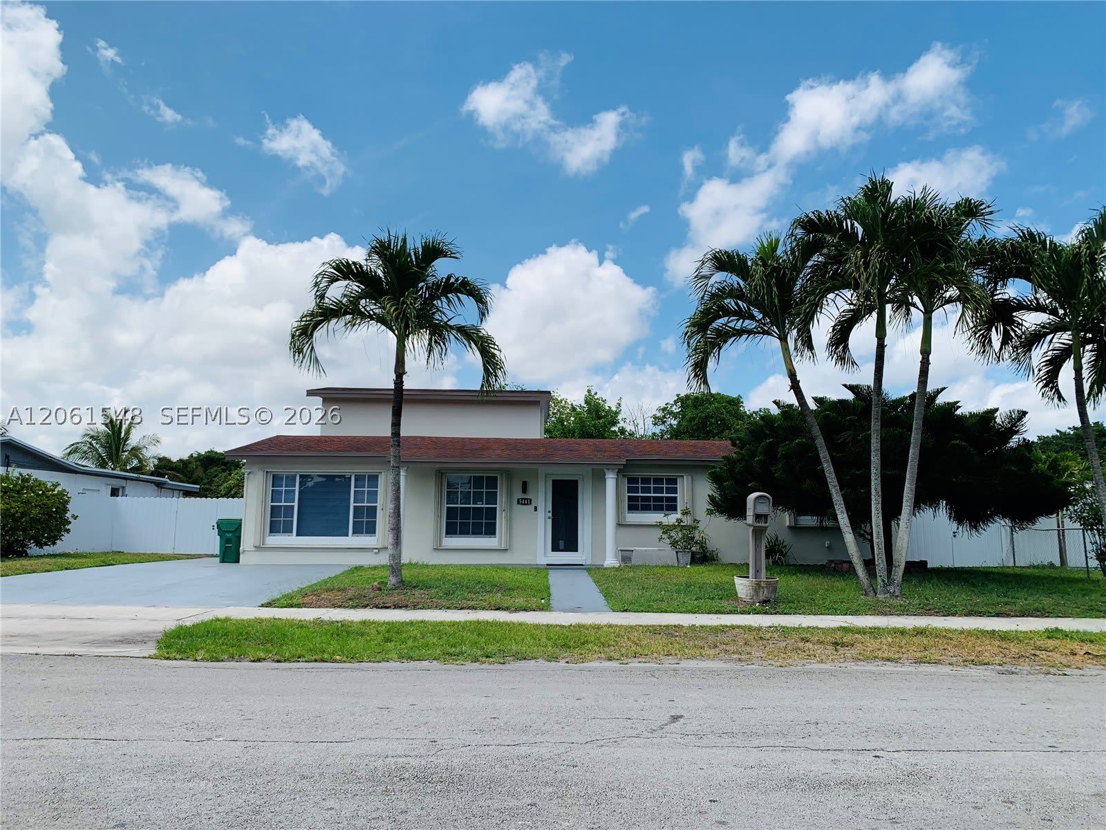 5441 NW 174th Dr – photo 1