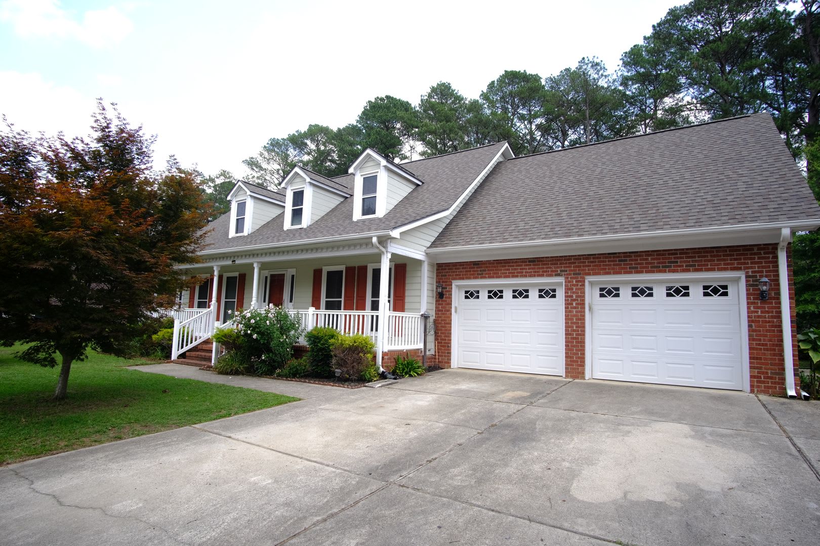 4 Bed, 3.5 Bath, Spacious Family Room, Fenced Yard in Fayetteville – photo 2