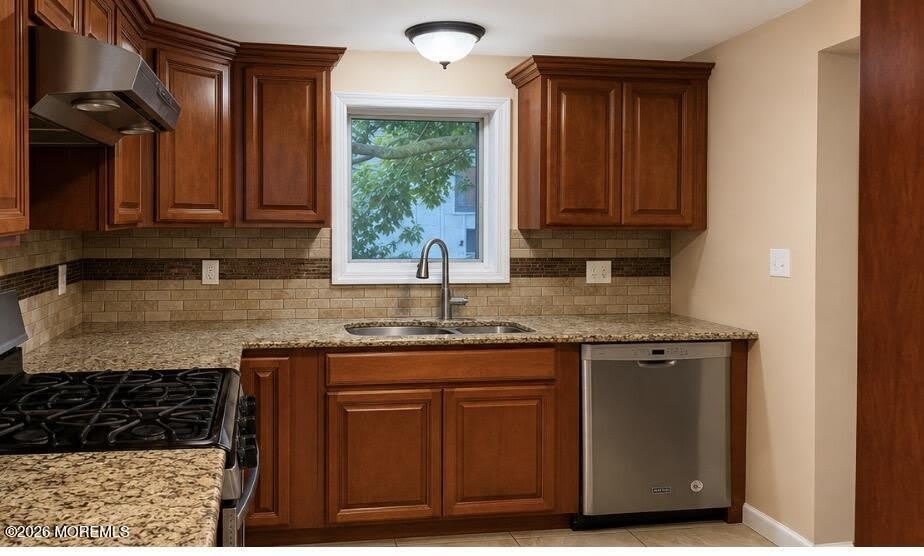 223 Riverside Drive – photo 3