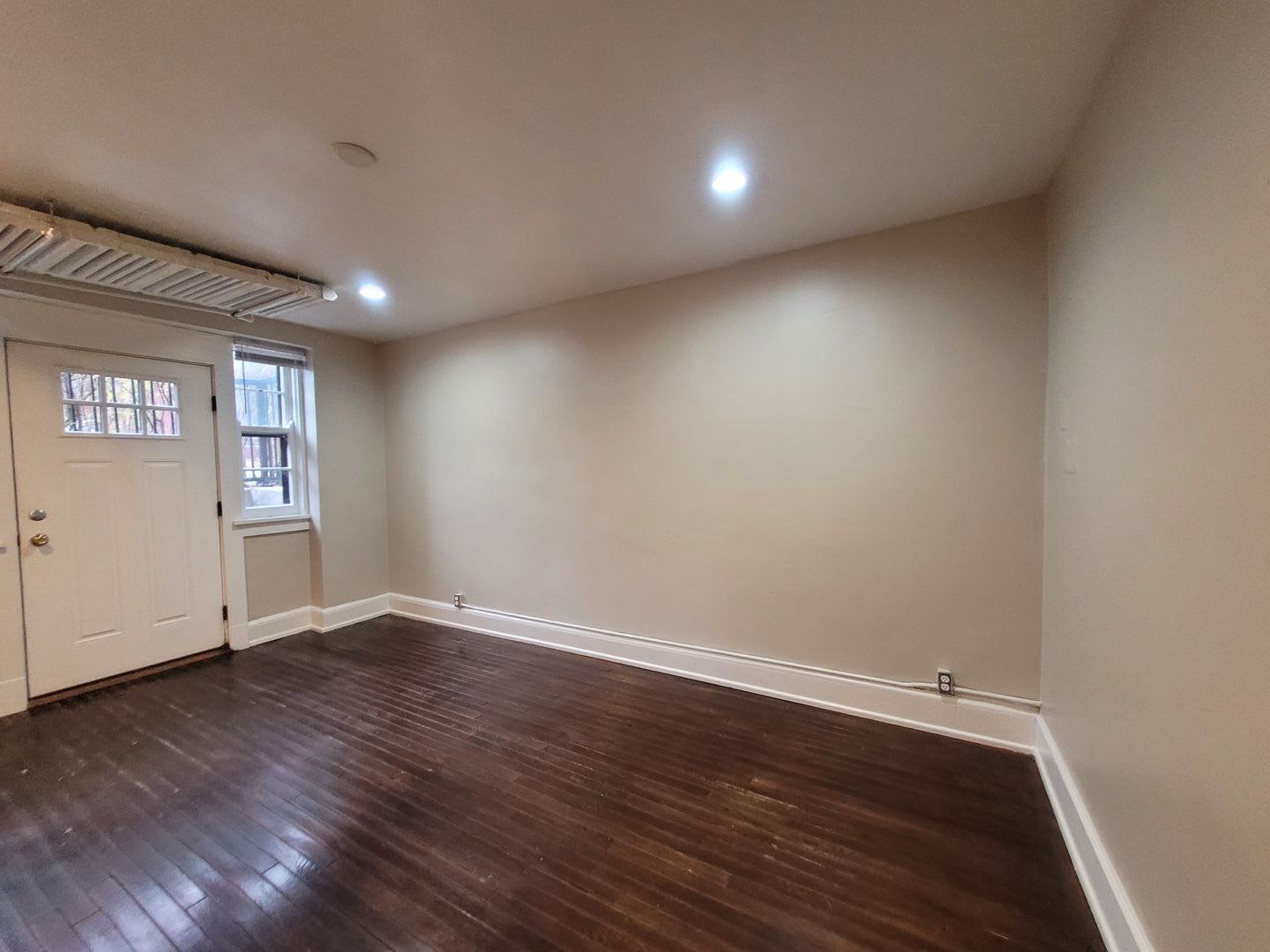 One bedroom apartment home in the Sherman Hills neighborhood! – photo 5
