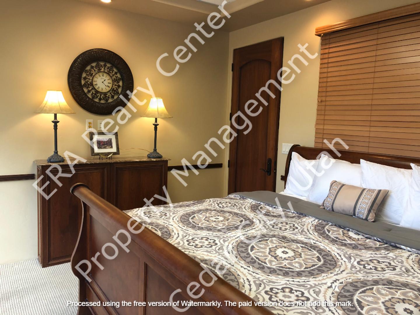 Large 2 bed / 1 bath Condo on North End of Town – photo 5