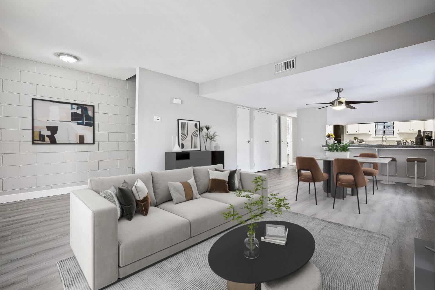 Riverwoods Apartments – photo 2