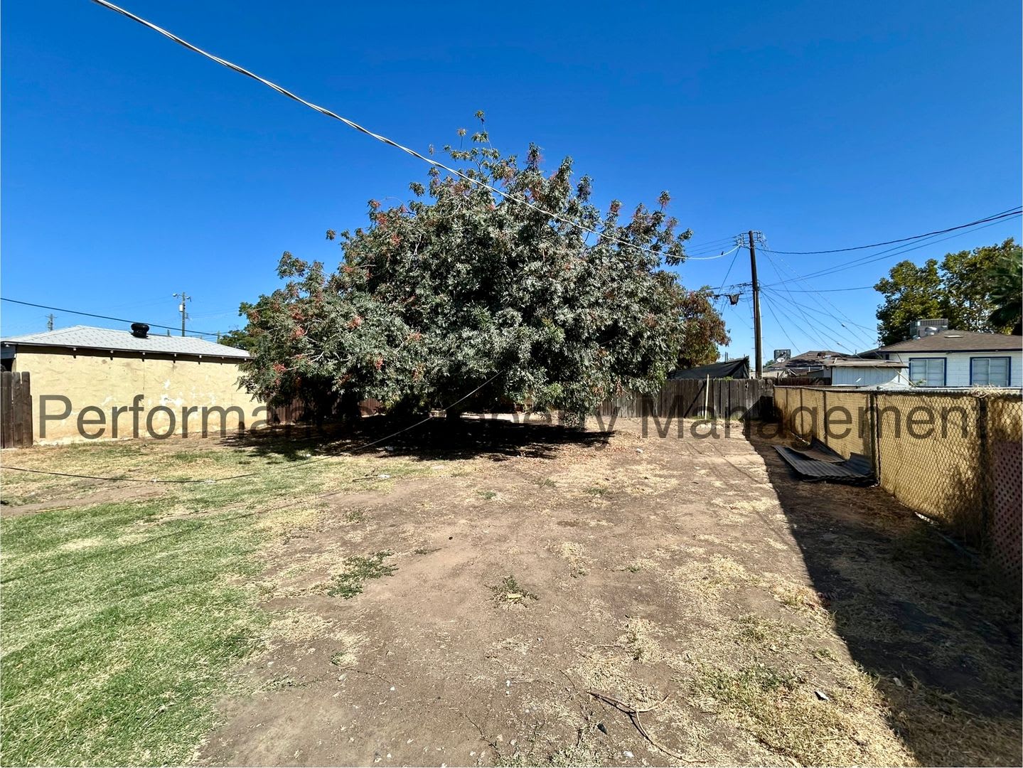 Cute 2 Bed 1 Bath N Bakersfield Home W Rbp Security Deposit Alternative Option – photo 2