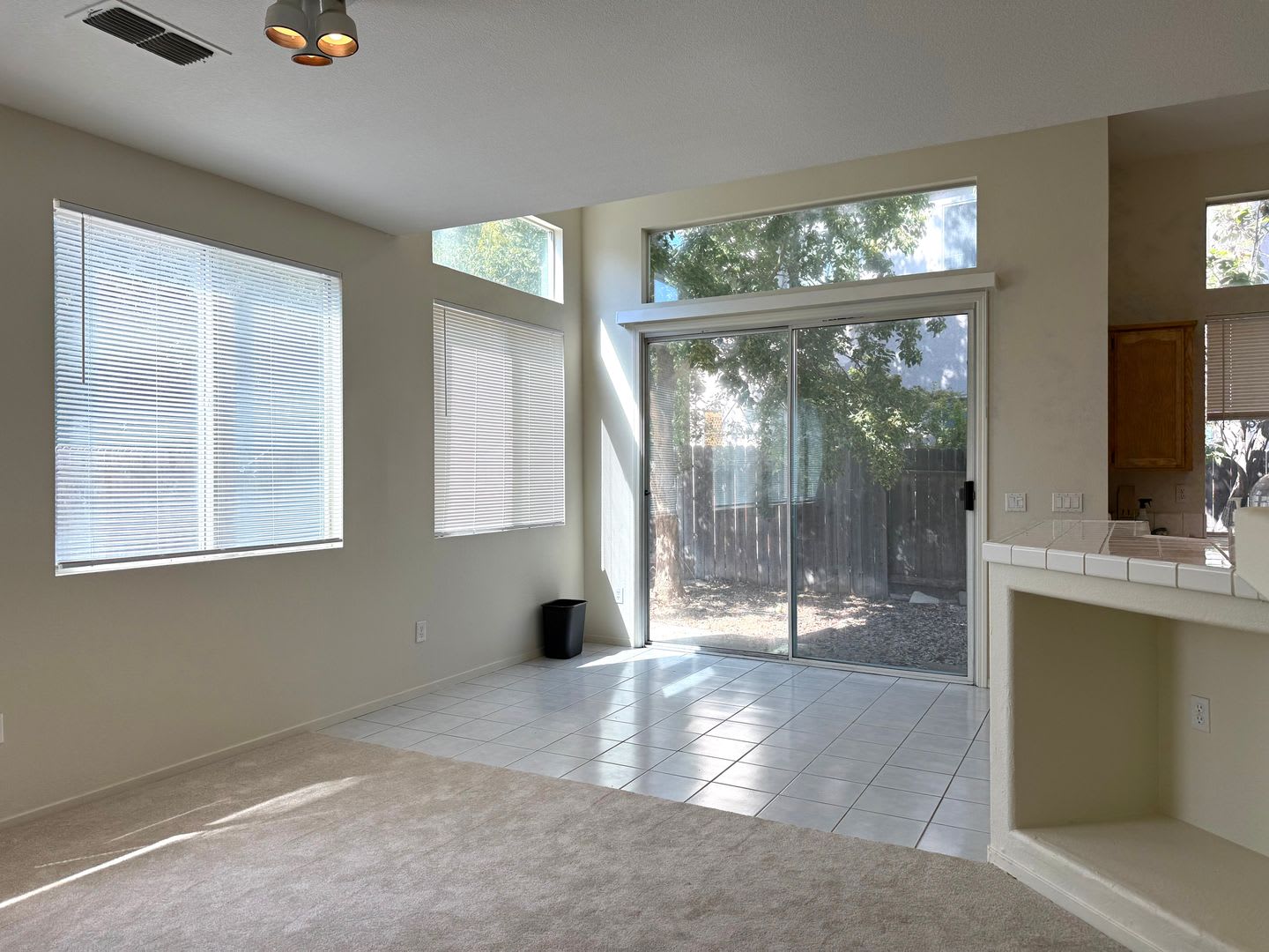 3 Bed 2.5 Ba 2 Story 2 Car Garage in Folsom! – photo 4