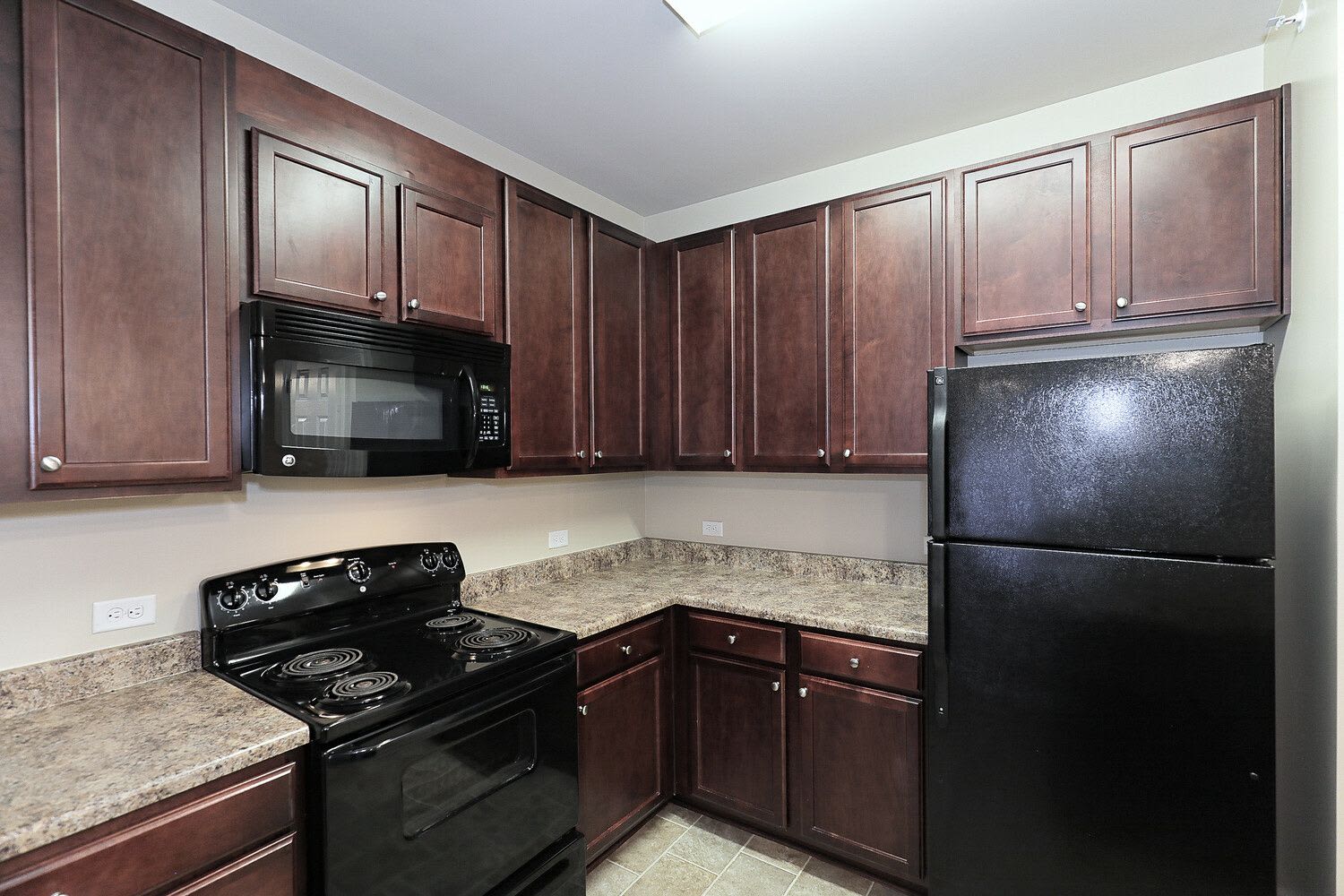 The Astoria Apartment Homes – photo 3