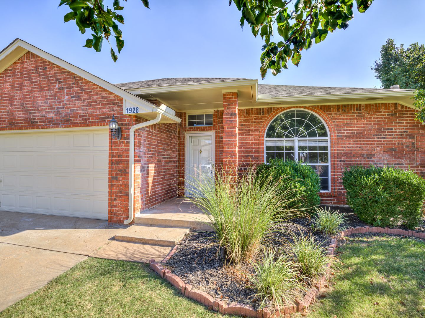 Beautiful home in Edmond – photo 1