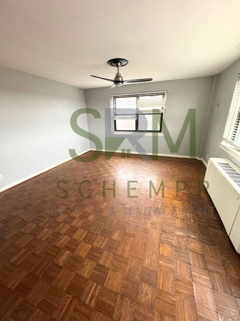 Updated 2BR/2BA on Bardstown Road with all utilities included now available! – photo 3