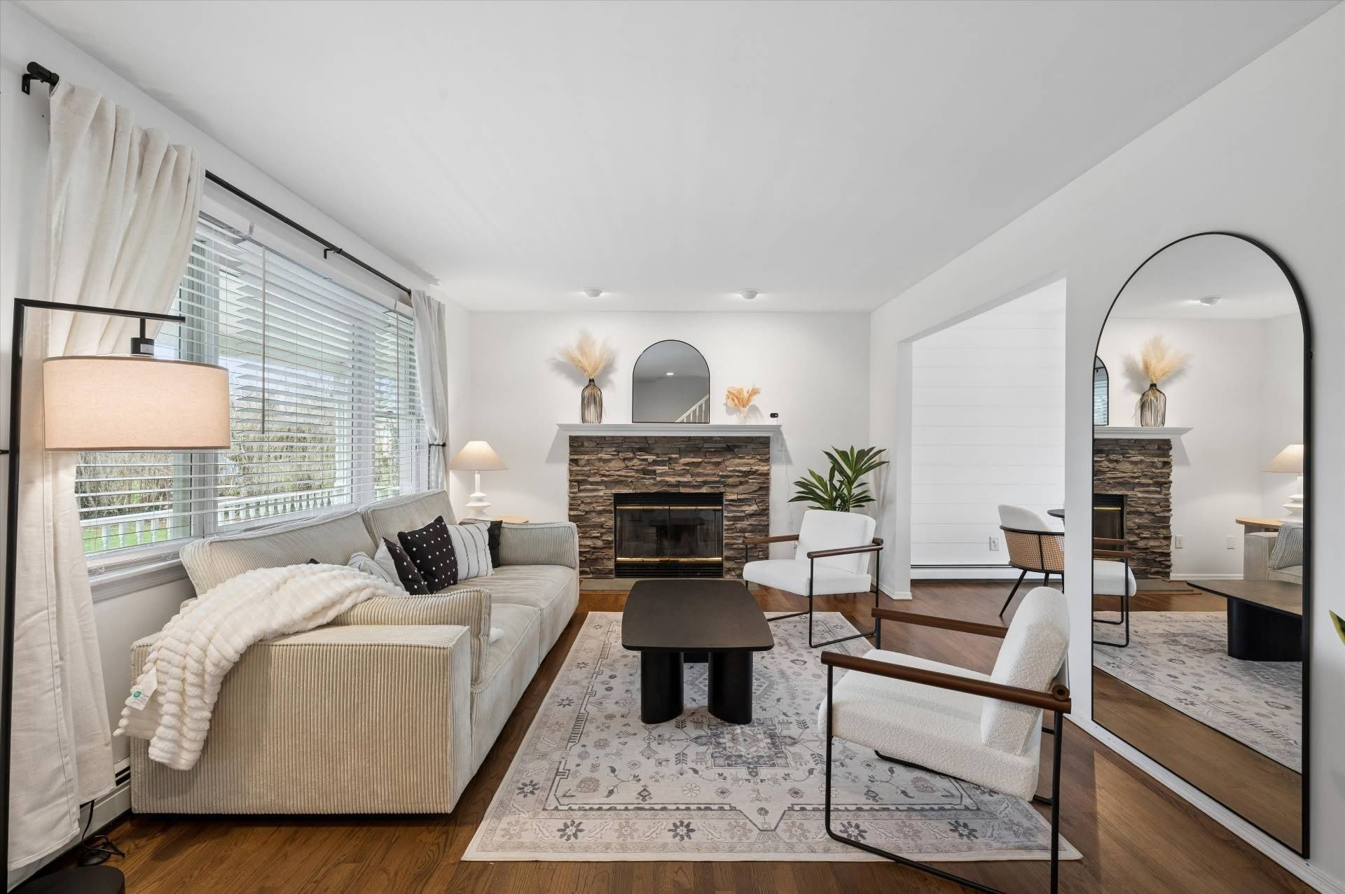 97 Grant Dr – photo 2