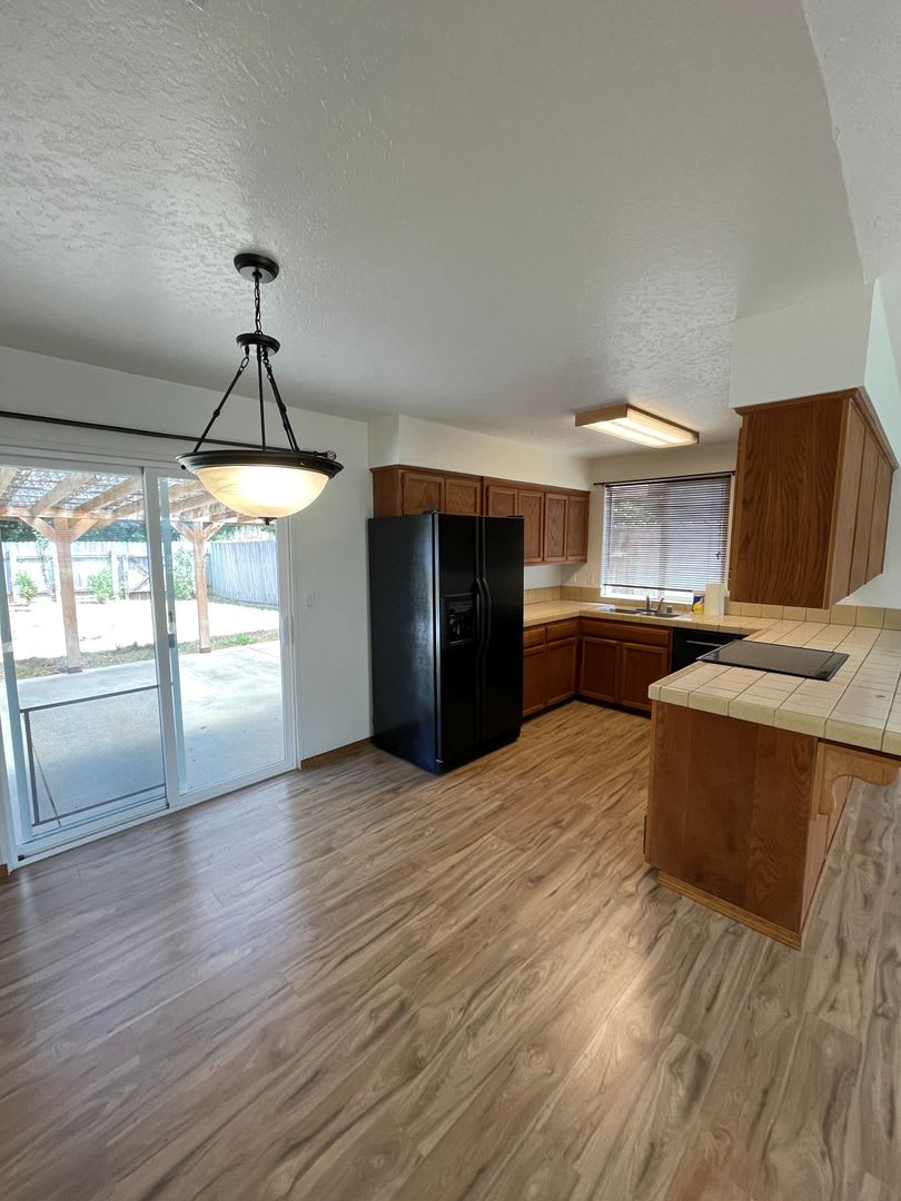 Charming 3-Bedroom Home in Desirable Cutten Neighborhood – photo 5