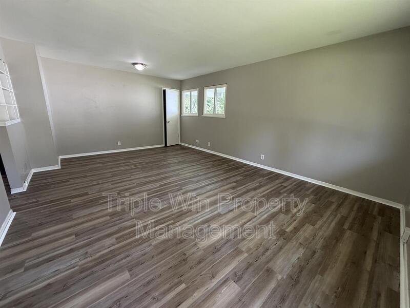 1654 Mowbry Ln – photo 2