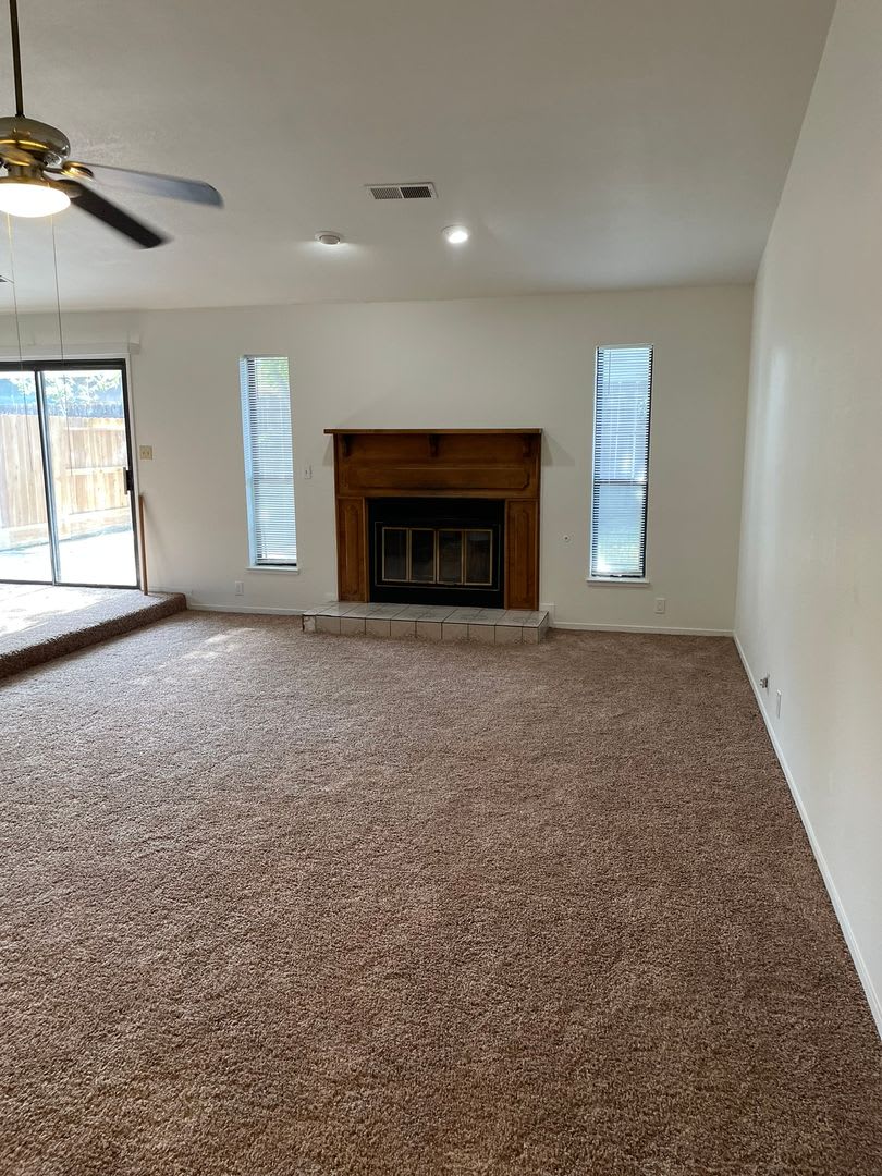 Charming 4 Bedroom 2 Bathroom Home Your Perfect Summer Move In – photo 4