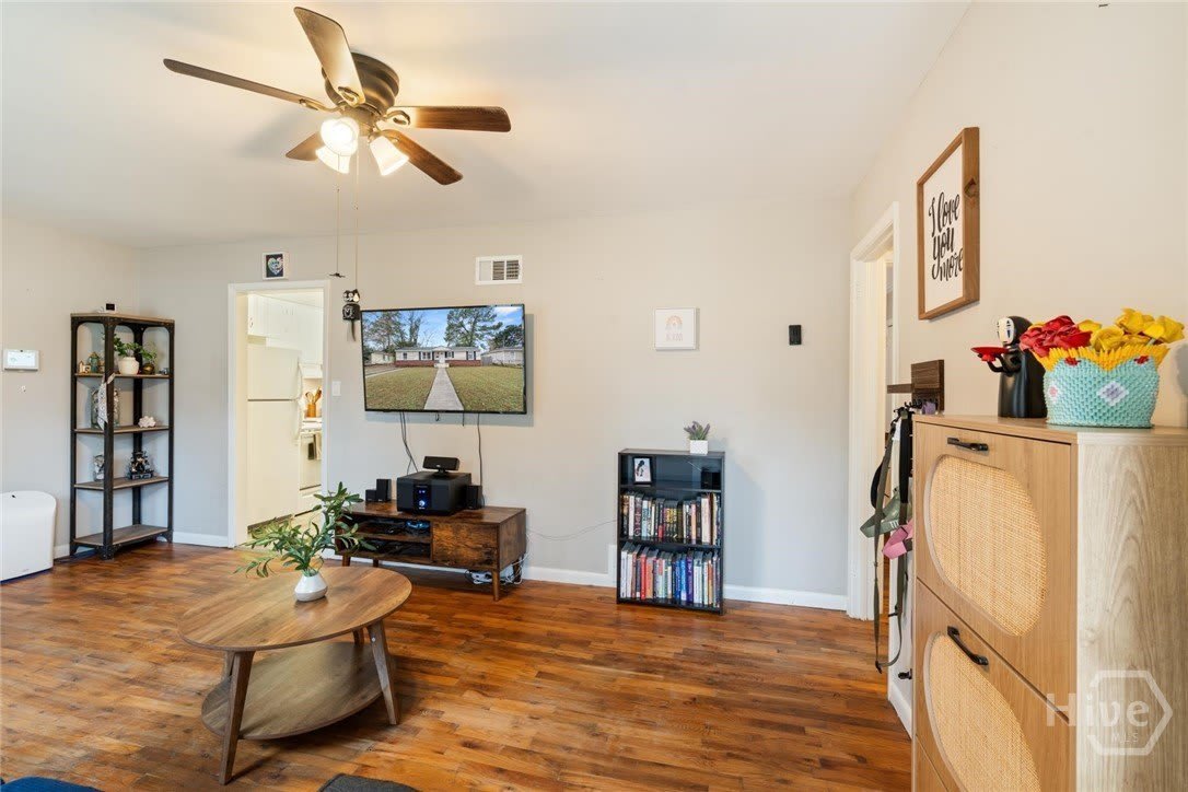 325 Manor Drive – photo 5